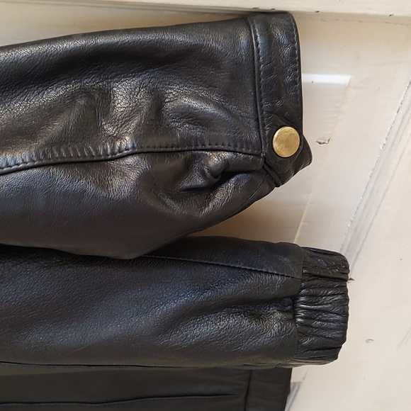 Leather jacket - Picture 6 of 8